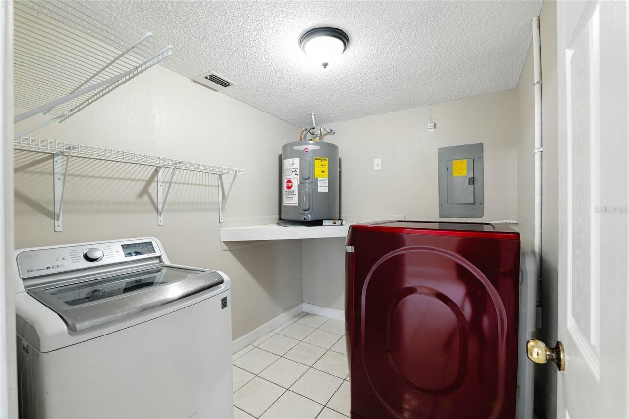 16009 Saddle Creek Drive, Tampa, FL 33618 Photo