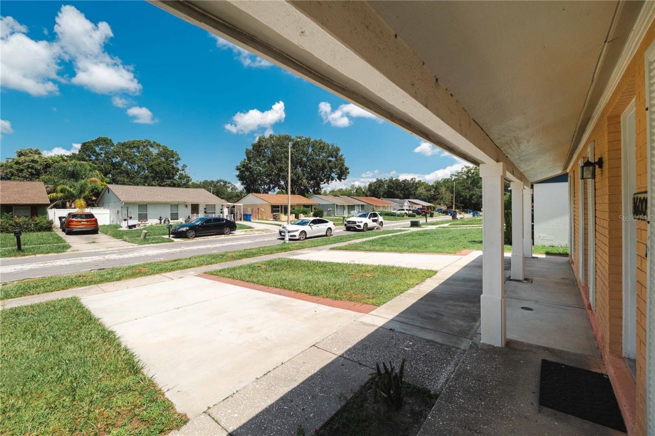 16009 Saddle Creek Drive, Tampa, FL 33618 Photo