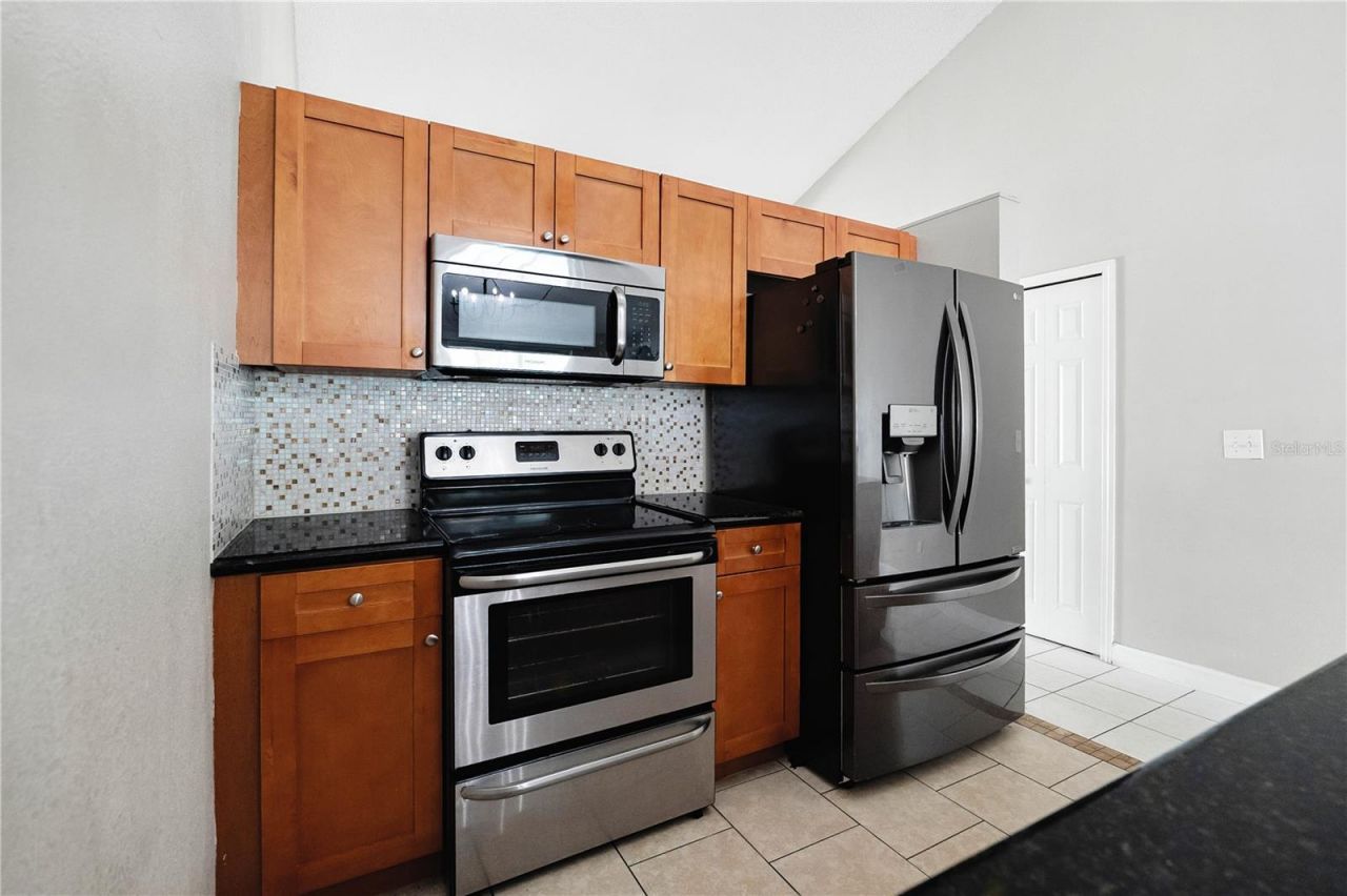 16009 Saddle Creek Drive, Tampa, FL 33618 Photo