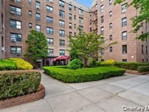 83-25 98th Street, Unit 4T, Woodhaven, NY 11421