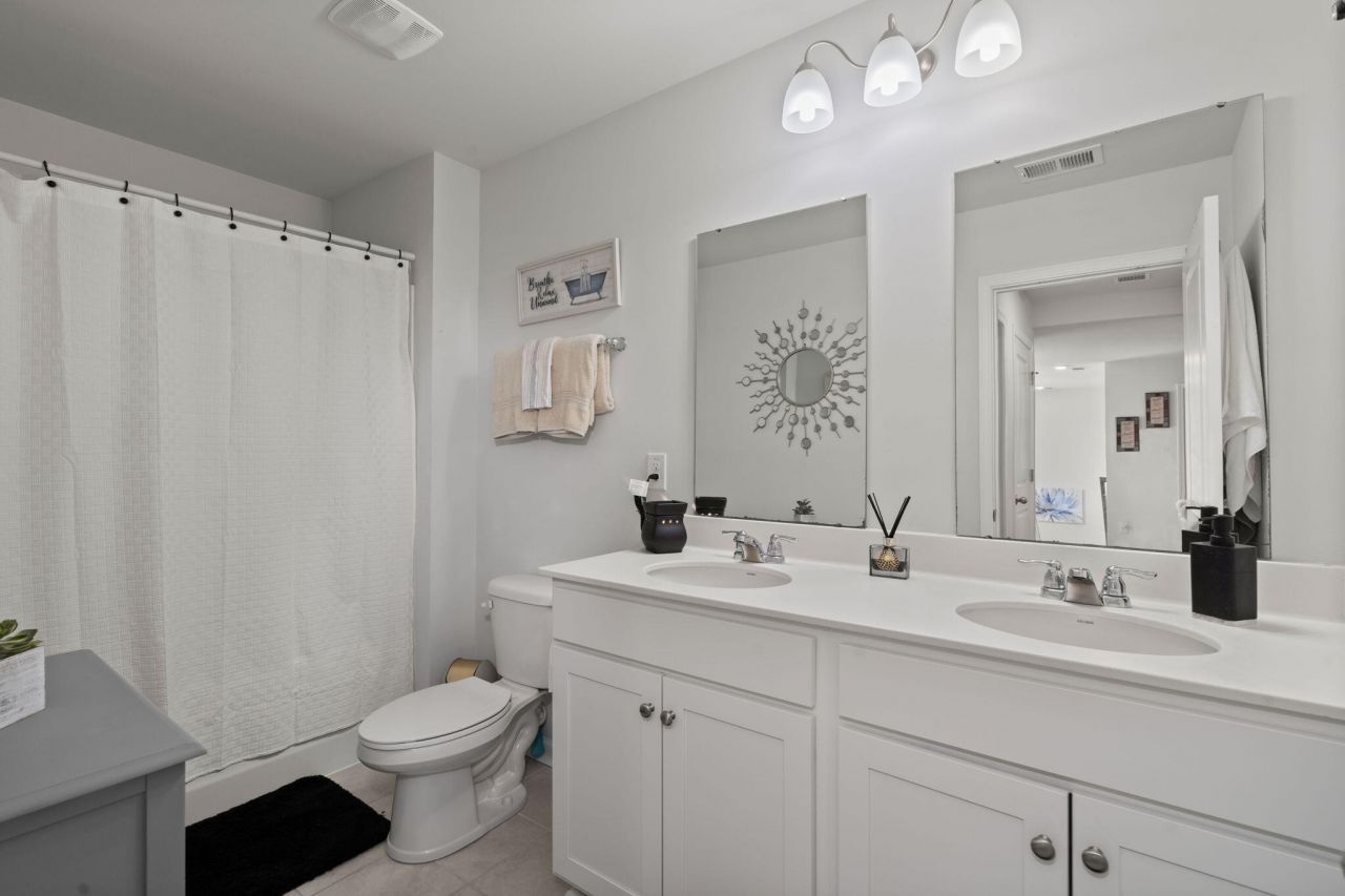 636 Chigwell Springs Lane Photo 16