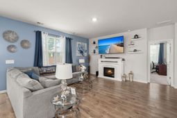 636 Chigwell Springs Lane photo 4