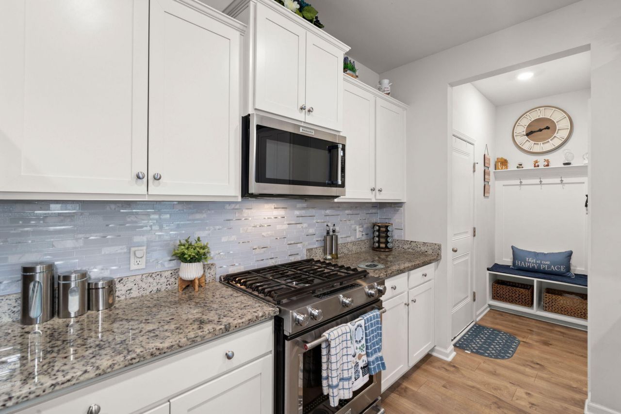 636 Chigwell Springs Lane Photo 6