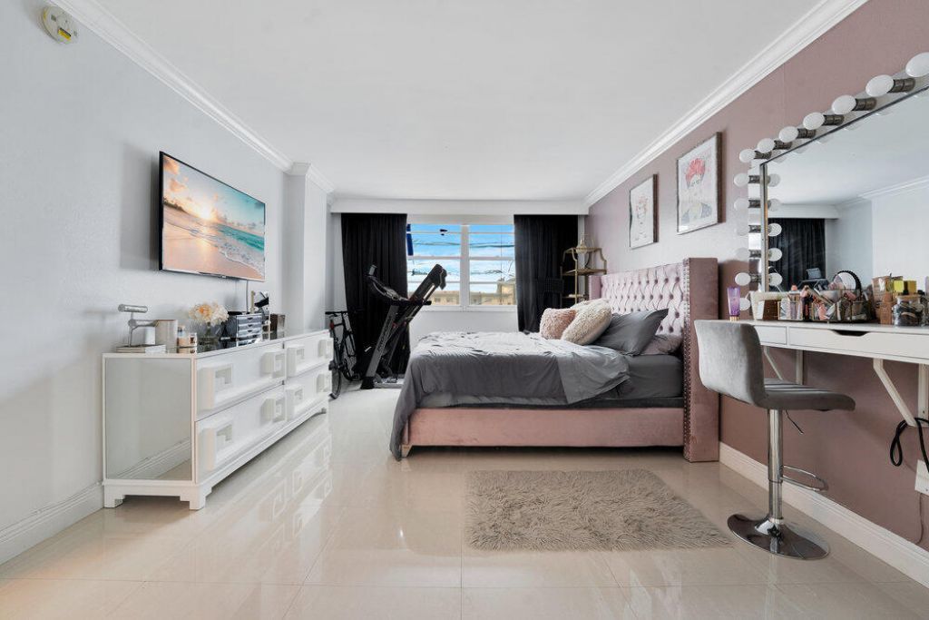 500 Bayview Drive, Unit 1521, Sunny Isles Beach, FL 33160 Photo