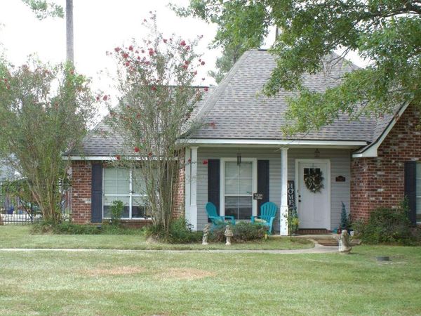 7367 Fox Run Dr, Denham Springs, LA 70706