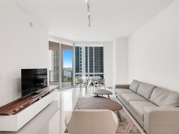 851 NE 1st Ave, Unit 2005, Miami, FL 33132