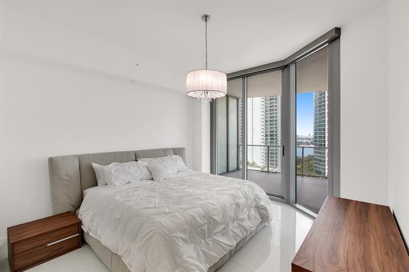 851 NE 1st Avenue, Unit 2005, Miami, FL 33132 Photo