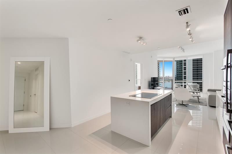 851 NE 1st Avenue, Unit 2005, Miami, FL 33132 Photo