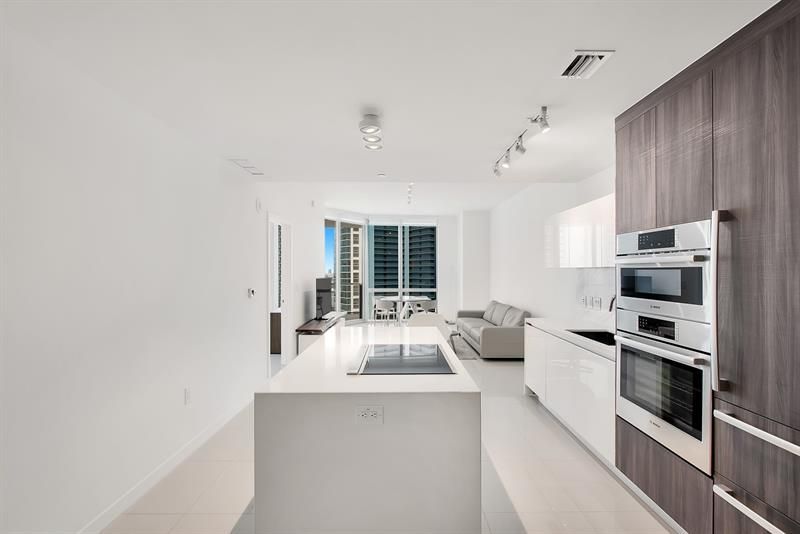 851 NE 1st Avenue, Unit 2005, Miami, FL 33132 Photo