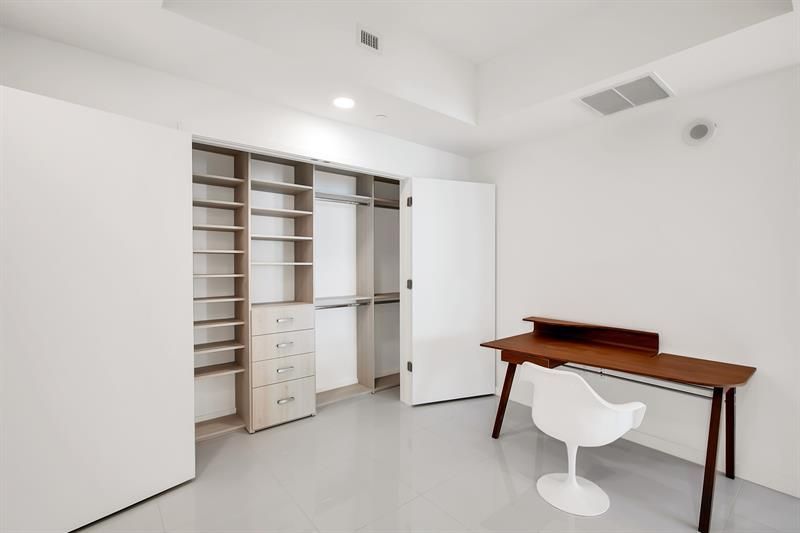 851 NE 1st Avenue, Unit 2005, Miami, FL 33132 Photo