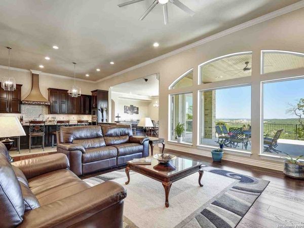 8 Braeburn Ct, Bulverde, TX 78163