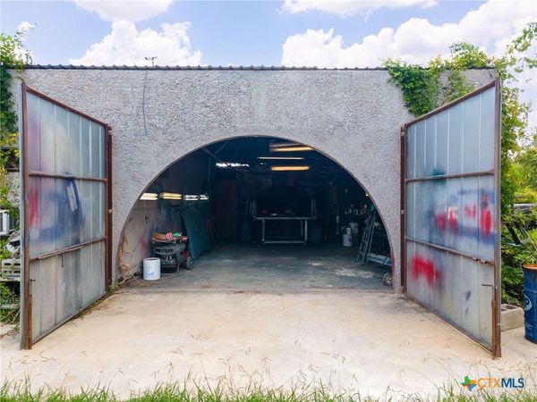 0005 S 3rd, Lometa, TX 76853