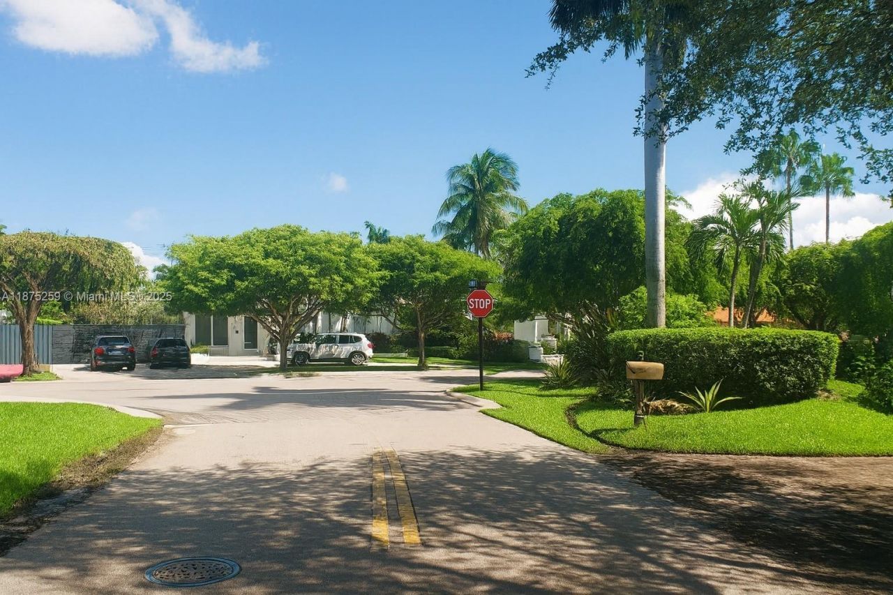 401 Warren Ln, Key Biscayne, FL 33149 Photo