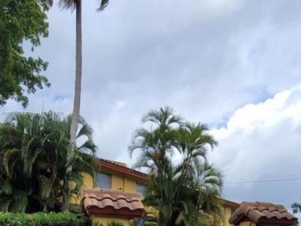 2627 NW 47th Ter, Unit 206, Lauderdale Lakes, FL 33313