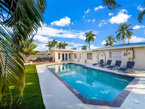 241 Oceanic Ave, Lauderdale By The Sea, FL 33308