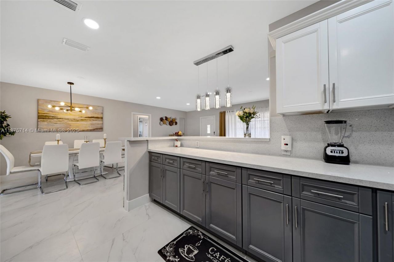 241 Oceanic Ave, Lauderdale by the Sea, FL 33308 Photo