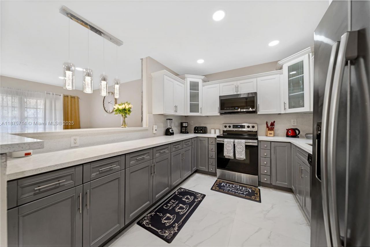 241 Oceanic Ave, Lauderdale by the Sea, FL 33308 Photo