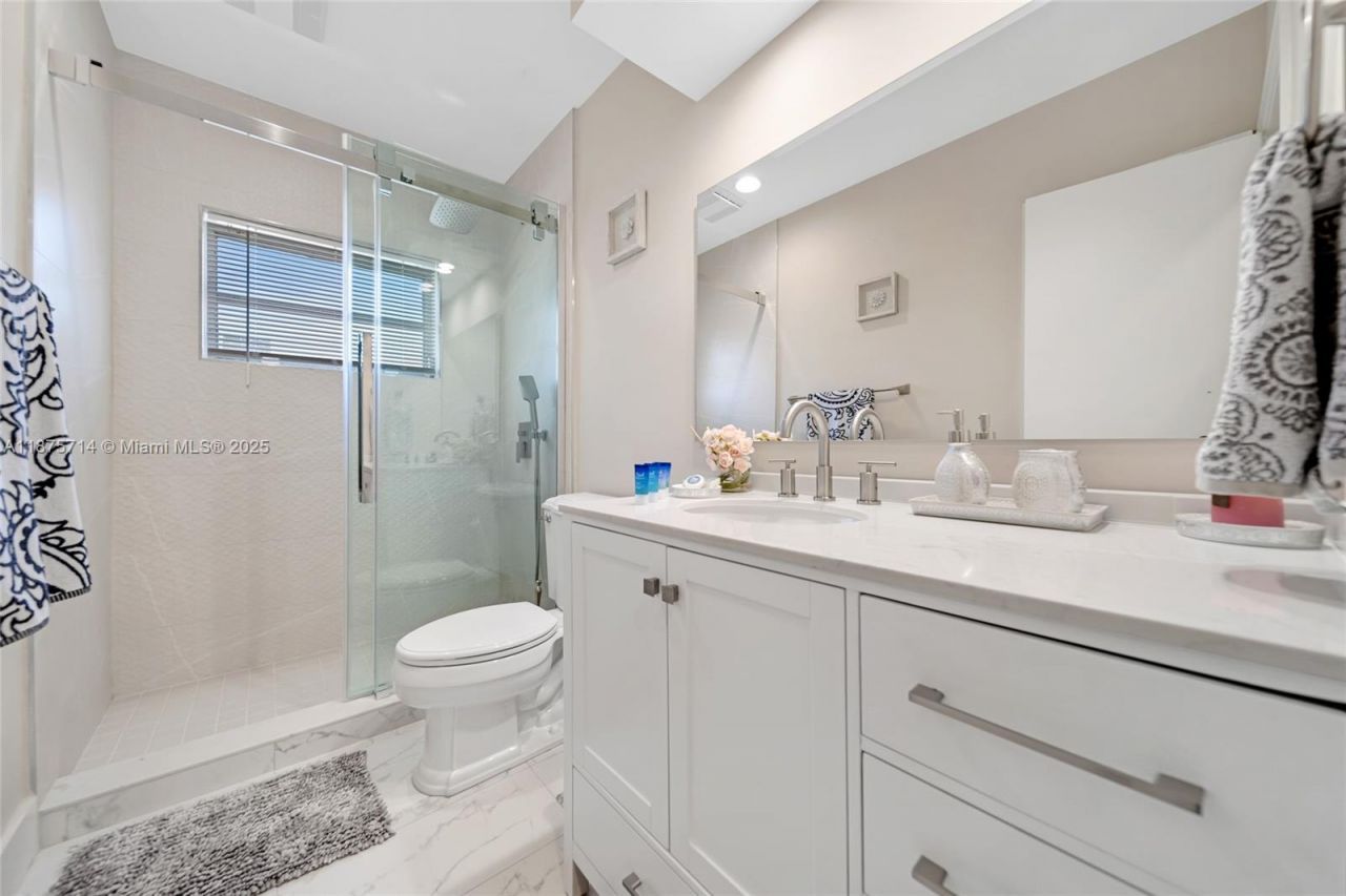 241 Oceanic Ave, Lauderdale by the Sea, FL 33308 Photo