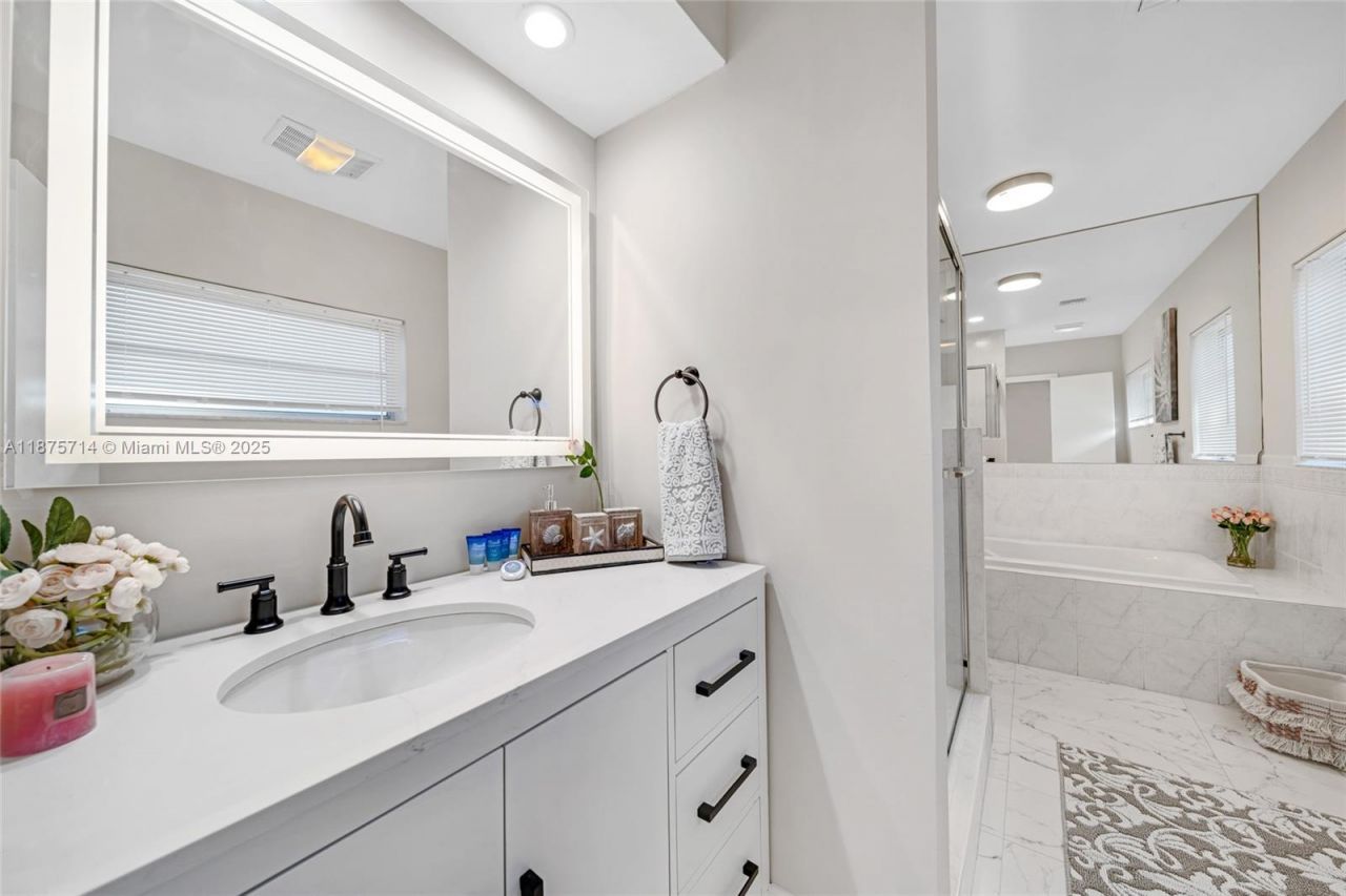 241 Oceanic Ave, Lauderdale by the Sea, FL 33308 Photo