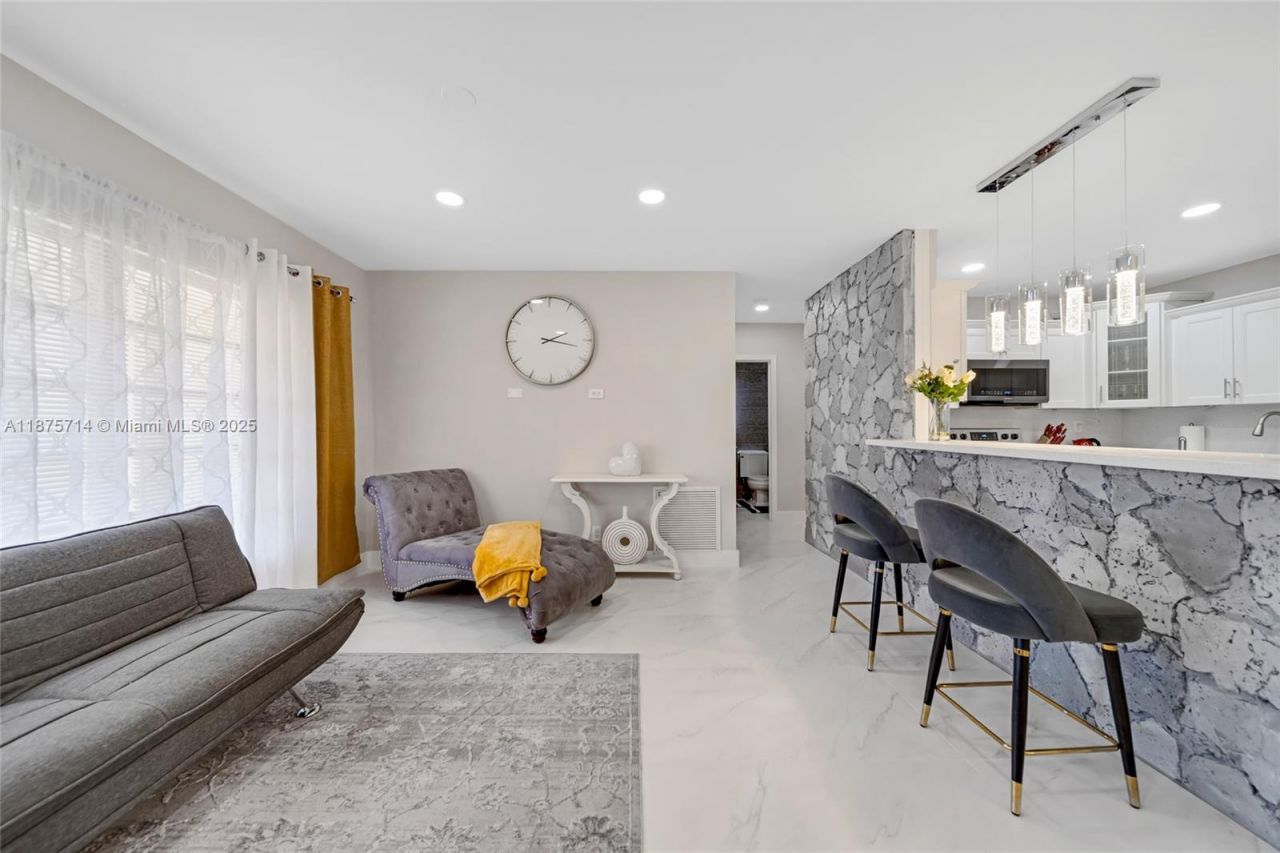 241 Oceanic Ave, Lauderdale by the Sea, FL 33308 Photo