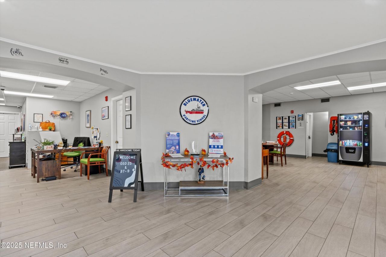 3787 Old Middleburg Road N, Jacksonville, FL 32210 Photo