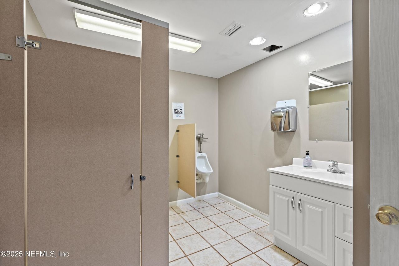 3787 Old Middleburg Road N, Jacksonville, FL 32210 Photo