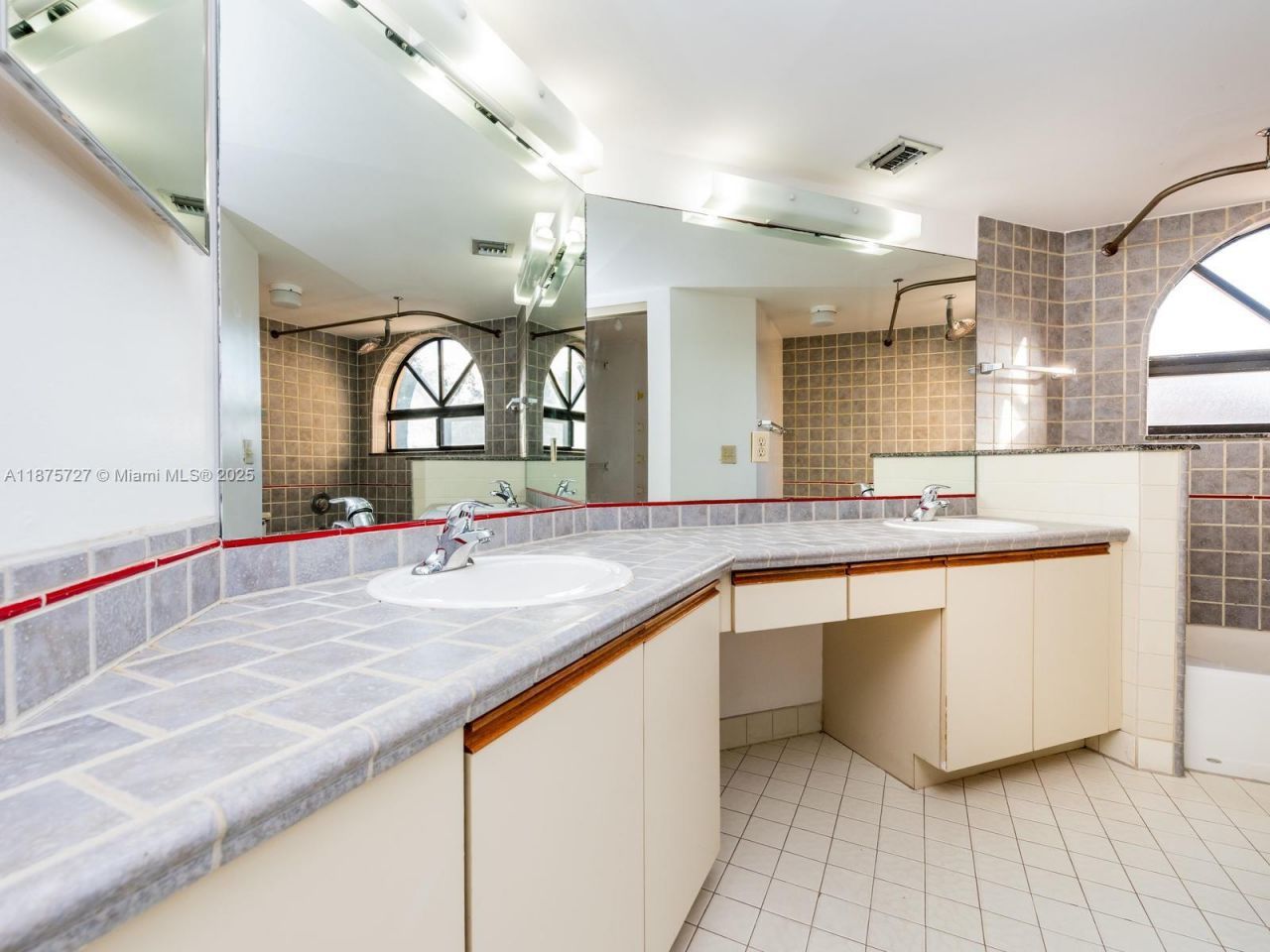 15489 N Miami Lakeway N, Unit 202-3, Miami Lakes, FL 33014 Photo