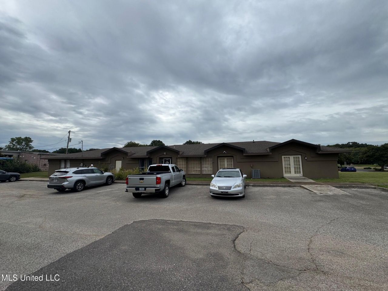 1310 E Goodman Road, Southaven, MS 38671 Main Photo