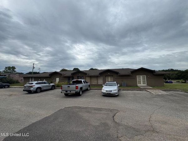 1310 E Goodman Road, Southaven, MS 38671