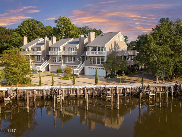 717 Bienville Boulevard, Ocean Springs, MS 39564