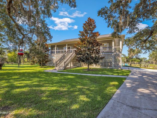 10125 Choctaw Drive, Bay Saint Louis, MS 39520