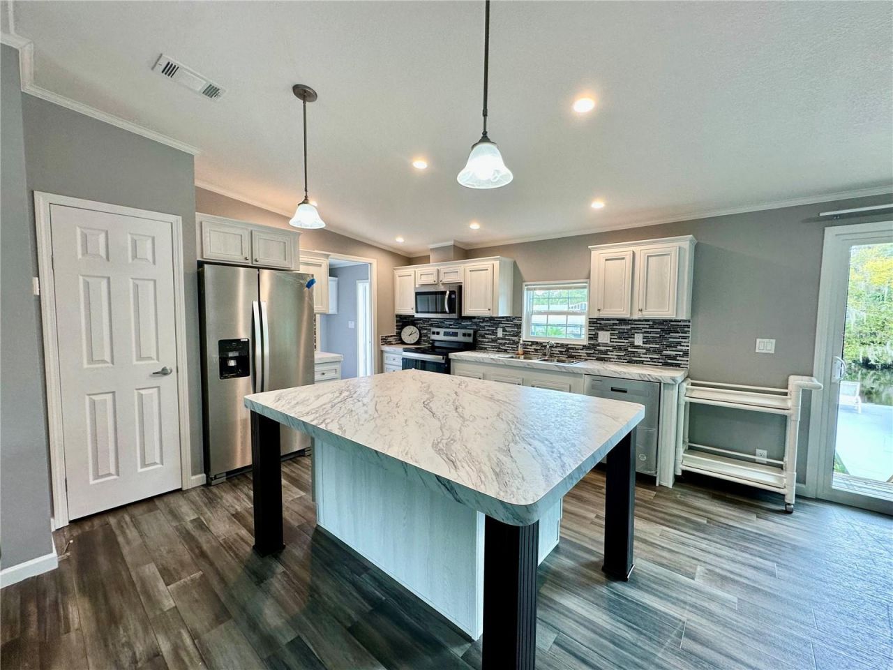 55744 Holiday Circle, Astor, FL 32102 Photo