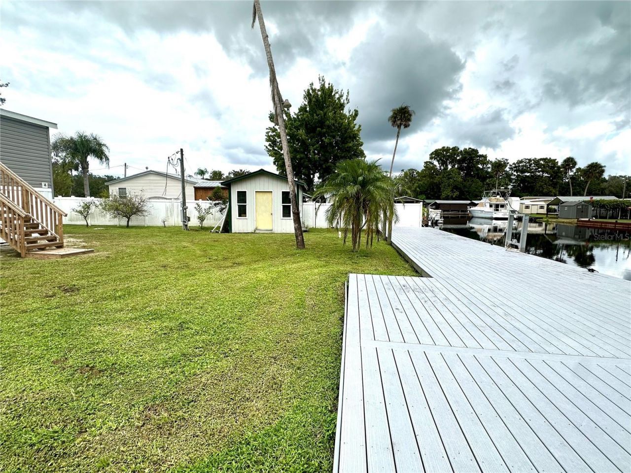 55744 Holiday Circle, Astor, FL 32102 Photo