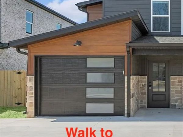 1102 Lockheed Street, Bentonville, AR 72712