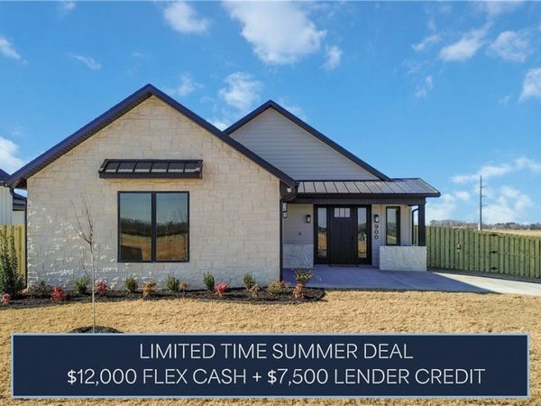 930 Thornwood Place, Centerton, AR 72713