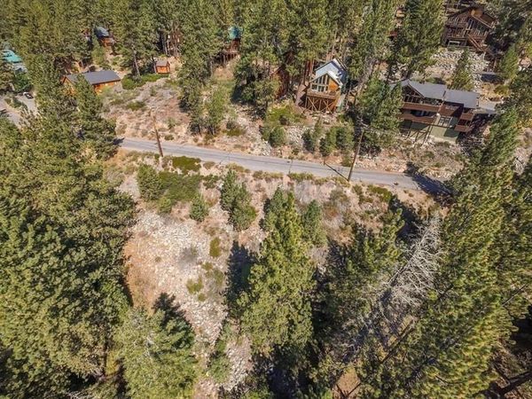 12605 E Sierra Dr, Truckee, CA 96161