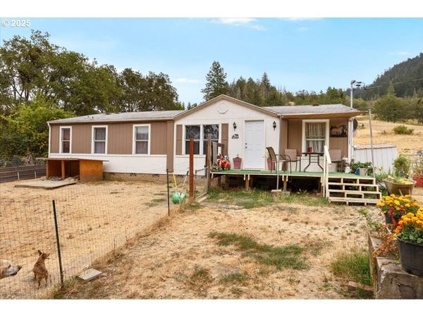 11304 TILLER TRAIL HWY, Days Creek, OR 97429