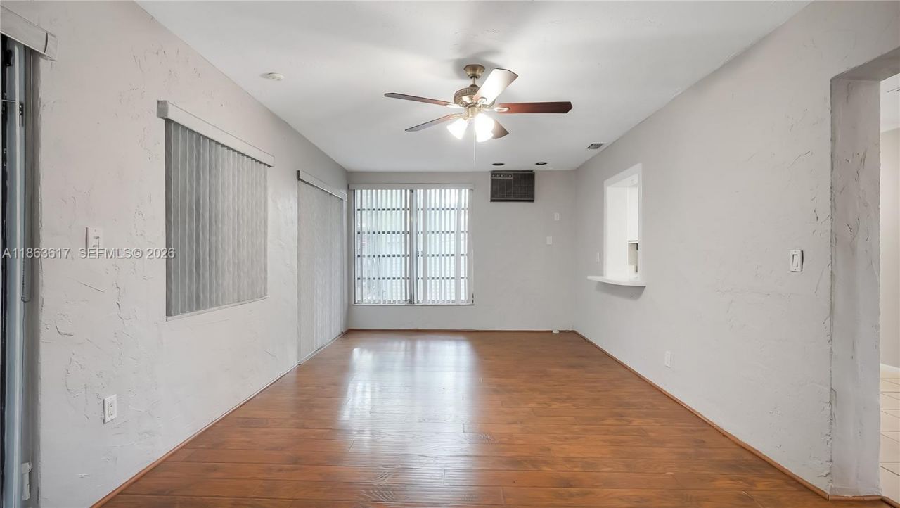 9404 NW 70th Pl, Tamarac, FL 33321 Photo