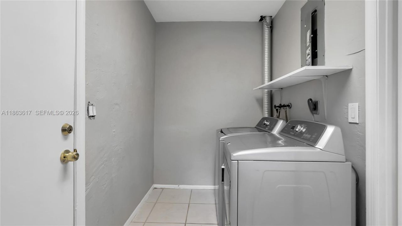 9404 NW 70th Pl, Tamarac, FL 33321 Photo