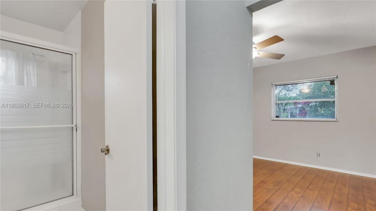 9404 NW 70th Pl, Tamarac, FL 33321 Photo