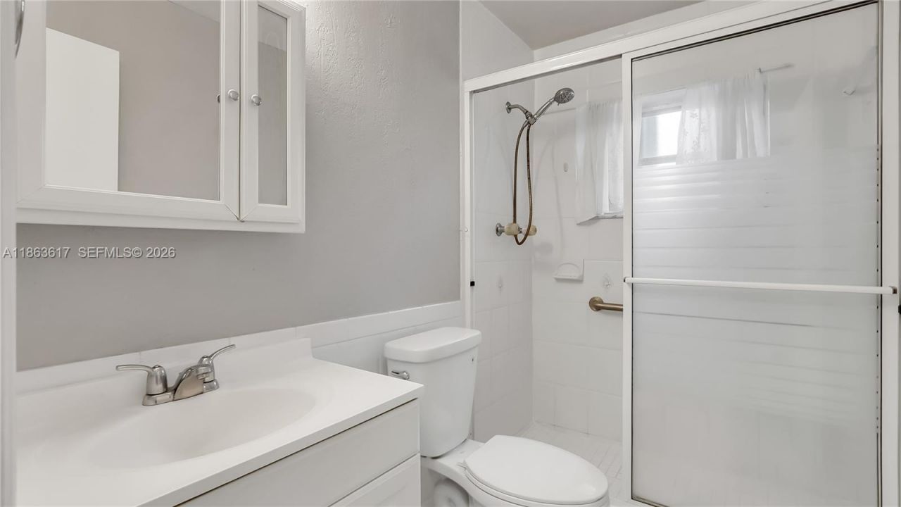 9404 NW 70th Pl, Tamarac, FL 33321 Photo