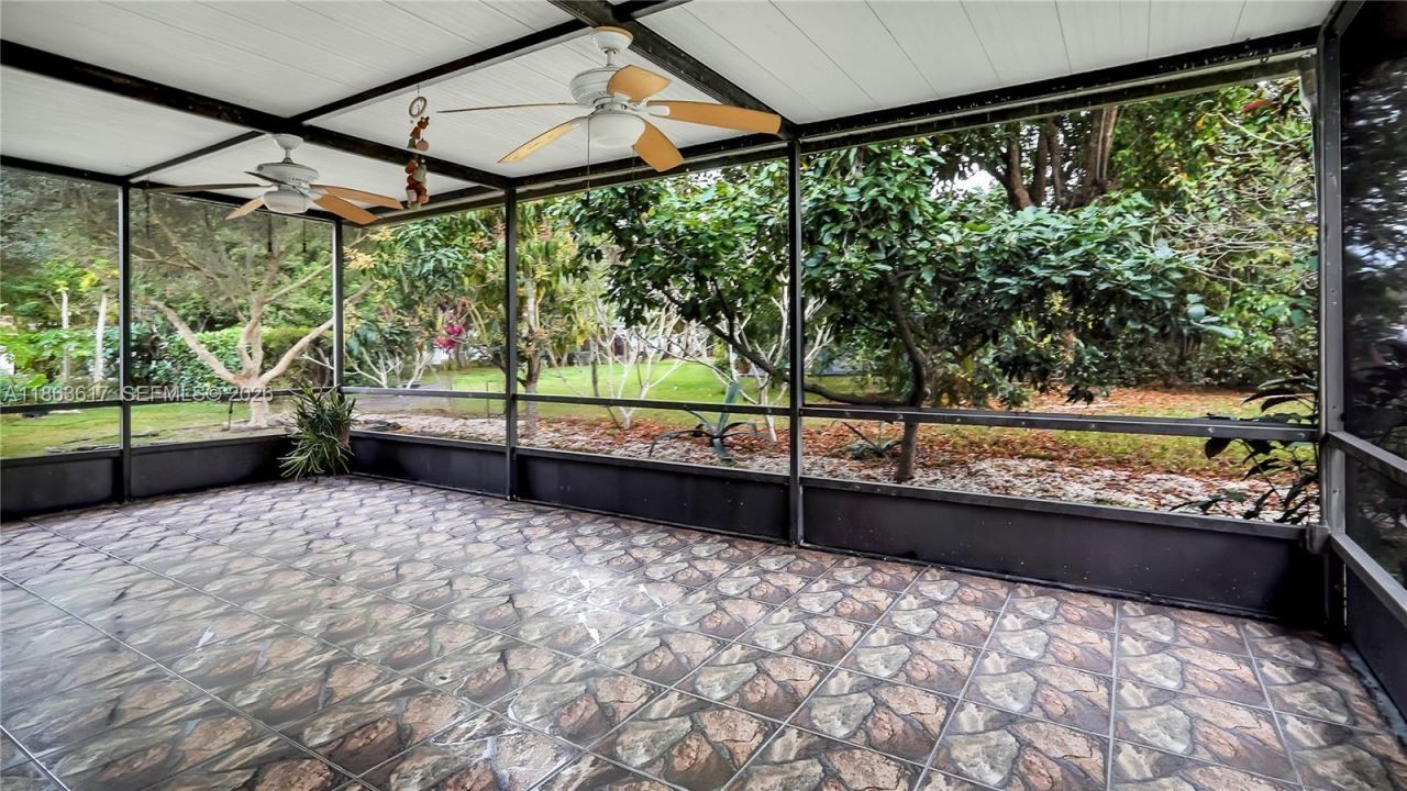 9404 NW 70th Pl, Tamarac, FL 33321 Photo