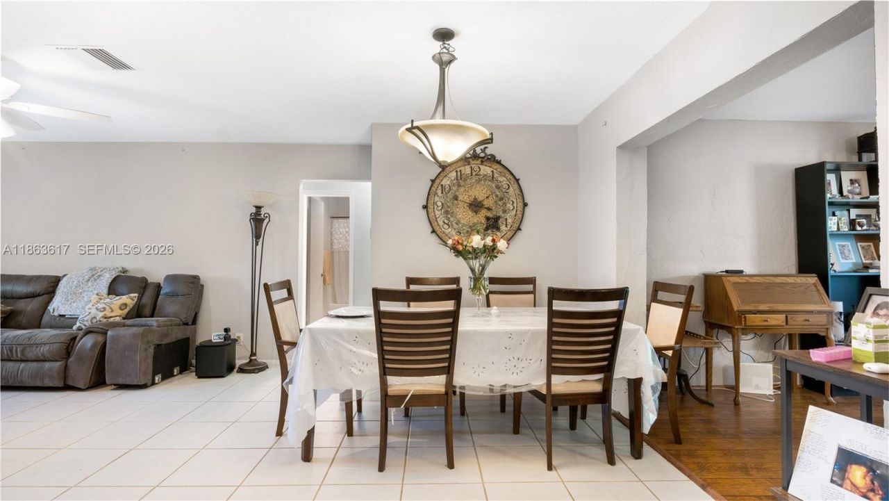 9404 NW 70th Pl, Tamarac, FL 33321 Photo