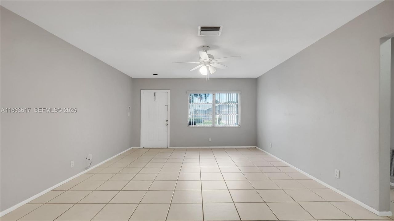 9404 NW 70th Pl, Tamarac, FL 33321 Photo