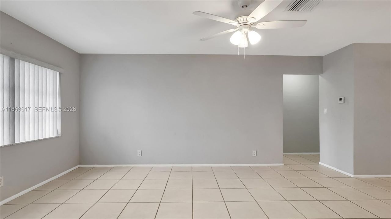 9404 NW 70th Pl, Tamarac, FL 33321 Photo