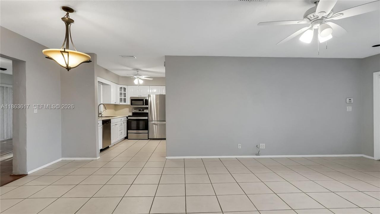 9404 NW 70th Pl, Tamarac, FL 33321 Photo