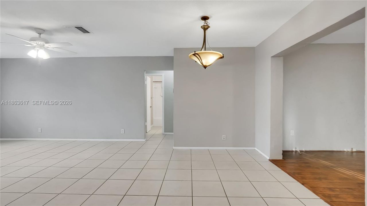 9404 NW 70th Pl, Tamarac, FL 33321 Photo