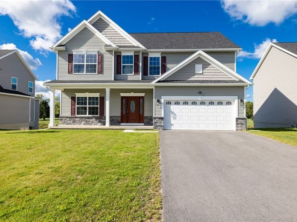 23 Kingsbarn Road, West Henrietta, NY 14586