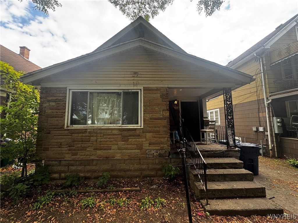 437 Cornwall Avenue, Buffalo, NY 14215 Main Photo