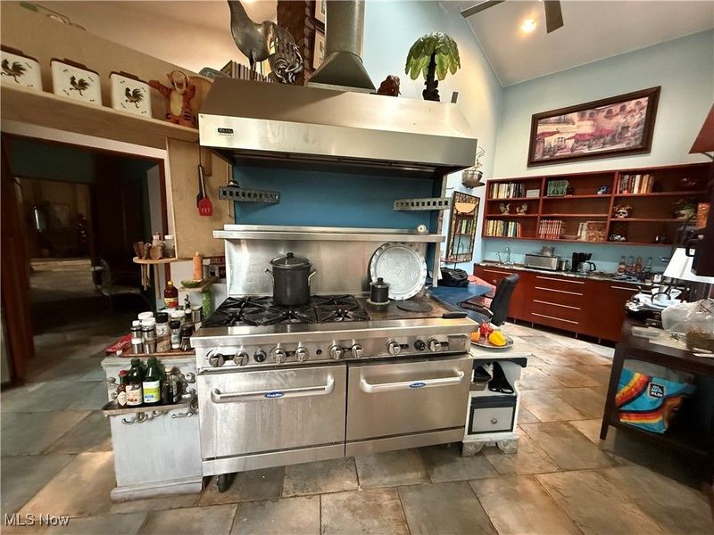 2826 Yellow Creek, Akron, OH 44333 Photo 11